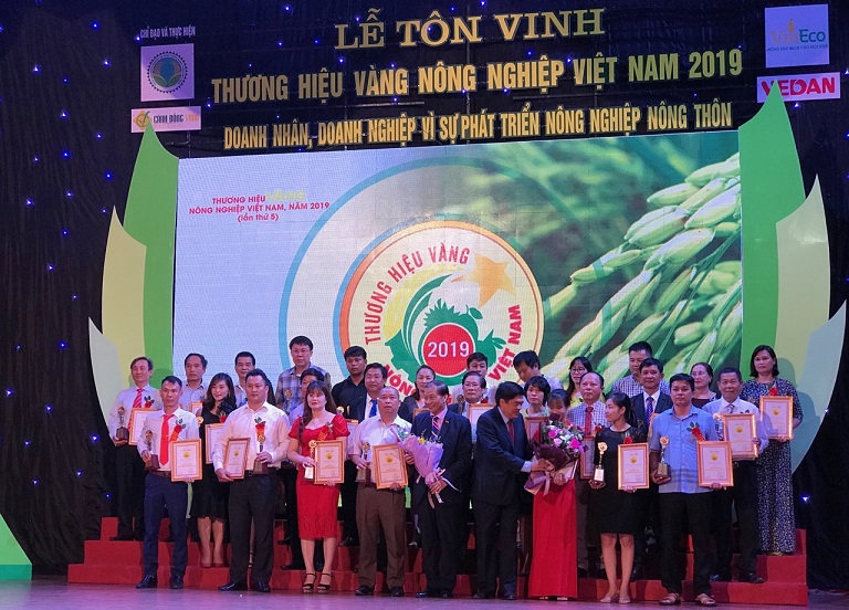 Tôn vinh 75 thương hiệu vàng Nông nghiệp Việt Nam