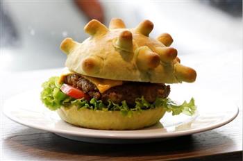 Bánh mì thanh long, burger corona của Việt Nam gây sốt trên báo ngoại